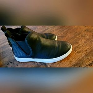 Report Girl's Size 2 High Top Sneakers